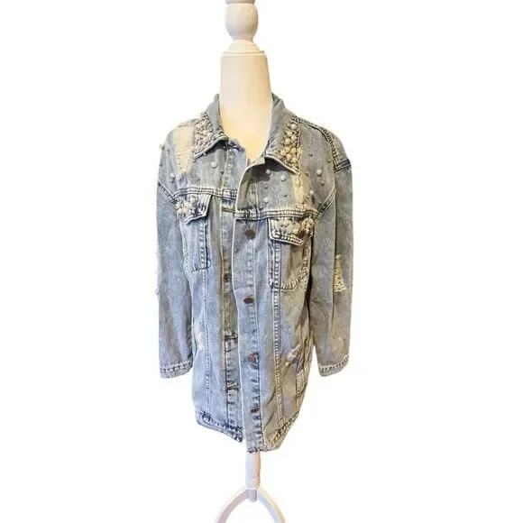 NWOT women's Jean jacket with pearls accent size medium distressed with pockets - Picture 1 of 8
